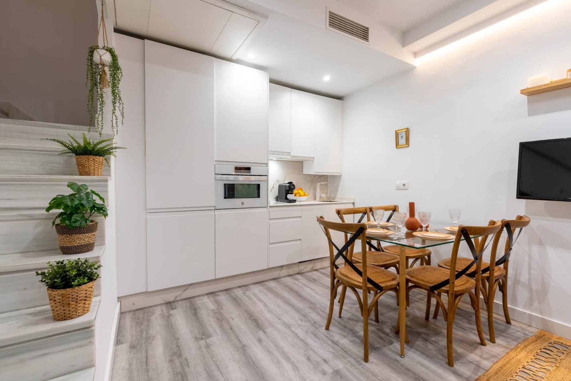 Francos Cathedral Terrace Apartment Seville